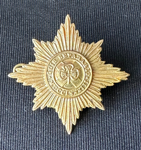 British Army Irish Guards Cap Badge (ST)